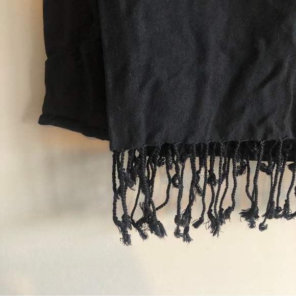 Lovely Little Black Fringed Scarf/Wrap to go under your jacket or with your LBD - Picture 4 of 7